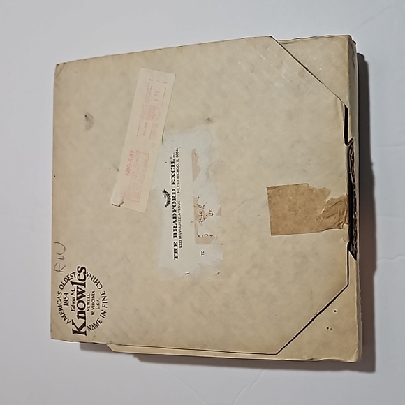 Edwin M Knowles China Gossiping in the Alcove Norman Rockwell Porcelain Plate - Picture 6 of 7